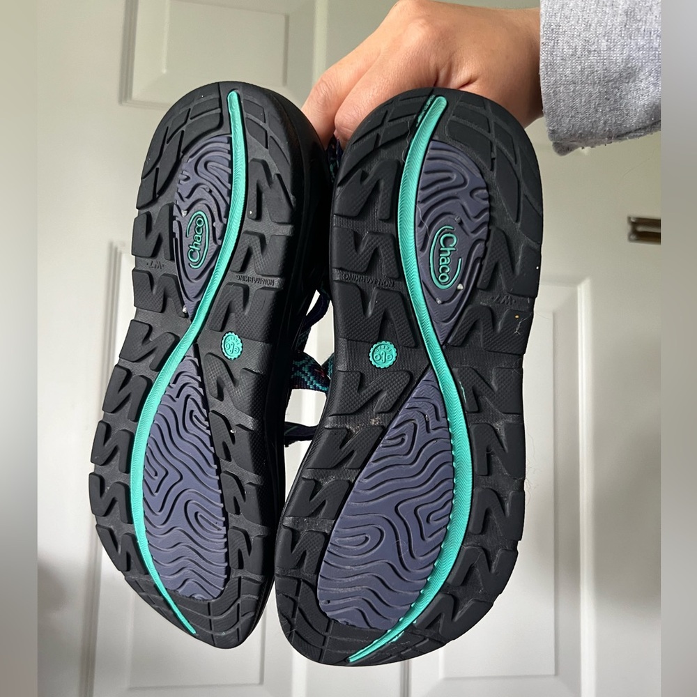 Women’s Zvolv Chacos size 7 - Picture 2 of 3